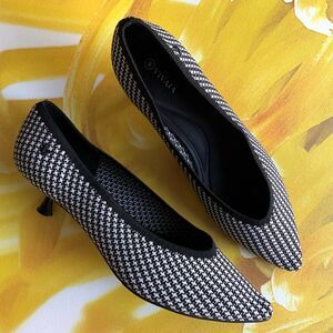 VIVAIA Women's Black and White Heels